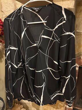 Investments Black Blouse with White Abstract Swirl Print (hide a muffin top)